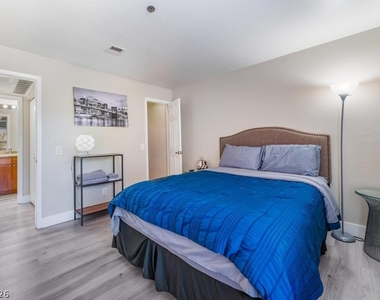 4200 S Valley View Boulevard - Photo Thumbnail 7