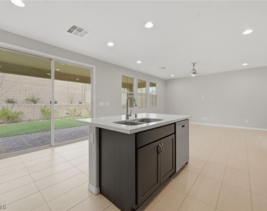 8191 California Pine Street - Photo Thumbnail 10