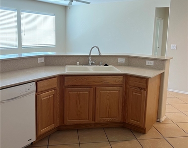 2381 Ecliptic Street - Photo Thumbnail 6