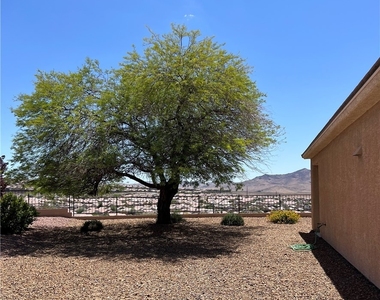 2381 Ecliptic Street - Photo Thumbnail 23