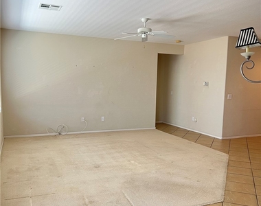 2381 Ecliptic Street - Photo Thumbnail 8