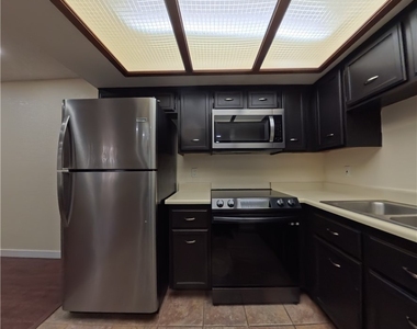 2701 Otter Creek Court - Photo Thumbnail 3