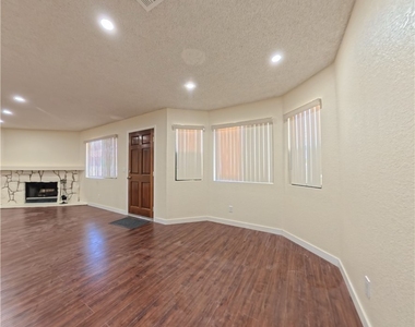 2701 Otter Creek Court - Photo Thumbnail 6