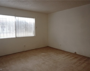 1405 Vegas Valley Drive - Photo Thumbnail 12