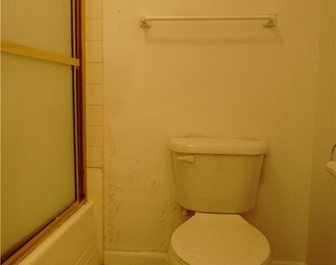 1405 Vegas Valley Drive - Photo Thumbnail 18
