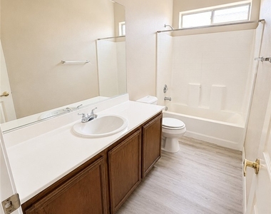 9100 Umberland Avenue - Photo Thumbnail 5