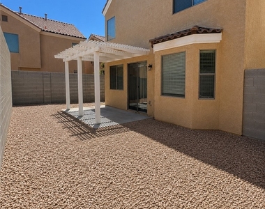 9100 Umberland Avenue - Photo Thumbnail 9