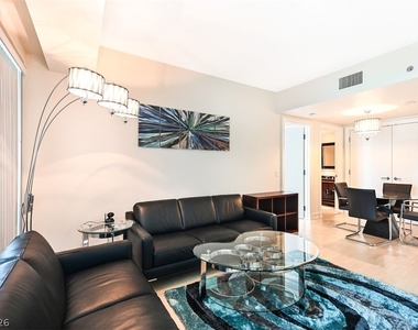 2700 Las Vegas Boulevard - Photo Thumbnail 1