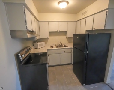 585 S Royal Crest Circle - Photo Thumbnail 3