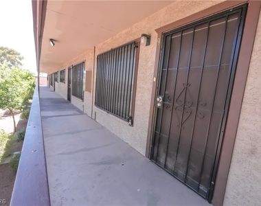 585 S Royal Crest Circle - Photo Thumbnail 9