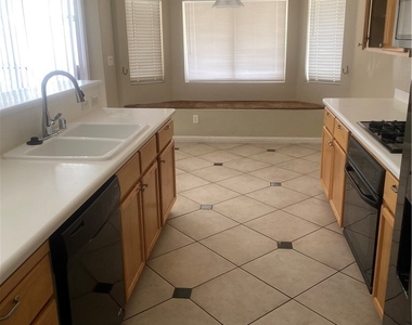 1158 Mirage Lake Street - Photo Thumbnail 8