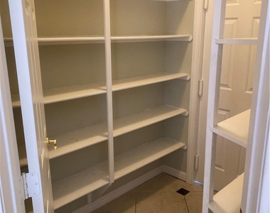 1158 Mirage Lake Street - Photo Thumbnail 9