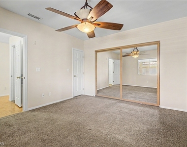 381 Manti Place - Photo Thumbnail 17
