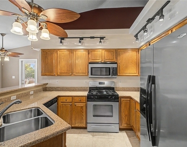 381 Manti Place - Photo Thumbnail 9