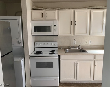 624 N 11th Street - Photo Thumbnail 8