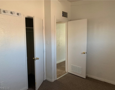624 N 11th Street - Photo Thumbnail 5