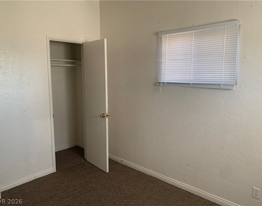 624 N 11th Street - Photo Thumbnail 2