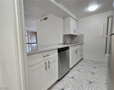 205 E Harmon Avenue - Photo Thumbnail 22