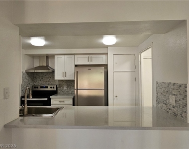 205 E Harmon Avenue - Photo Thumbnail 14