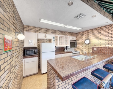 205 E Harmon Avenue - Photo Thumbnail 32