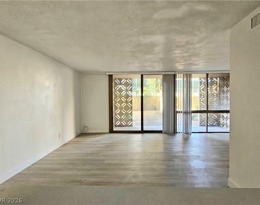 205 E Harmon Avenue - Photo Thumbnail 3