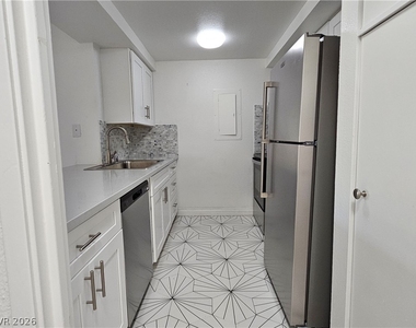 205 E Harmon Avenue - Photo Thumbnail 17