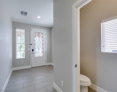 4586 W Camero Avenue - Photo Thumbnail 3
