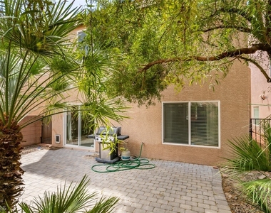 4586 W Camero Avenue - Photo Thumbnail 45