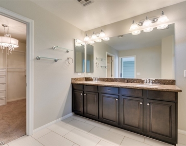 4586 W Camero Avenue - Photo Thumbnail 40