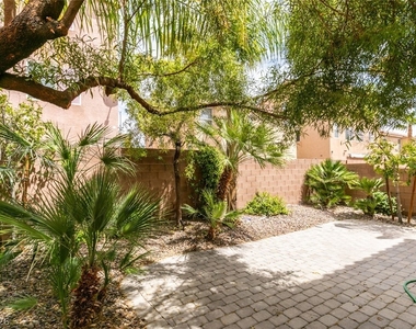 4586 W Camero Avenue - Photo Thumbnail 43
