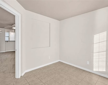 4836 Golden Shimmer Avenue - Photo Thumbnail 23