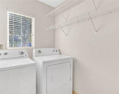 4836 Golden Shimmer Avenue - Photo Thumbnail 24