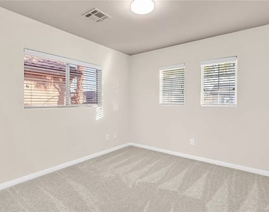 4836 Golden Shimmer Avenue - Photo Thumbnail 20