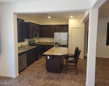 7652 Ashby Gate Street - Photo Thumbnail 2