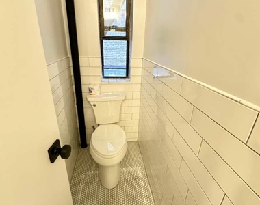 340 East 66th Street - Photo Thumbnail 7