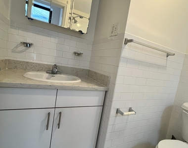 East 87th Street & 3rd Ave - Photo Thumbnail 6