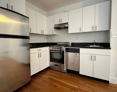 East 87th Street & 3rd Ave - Photo Thumbnail 2