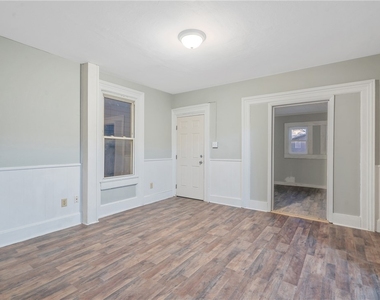 95 Ontario Street - Photo Thumbnail 3