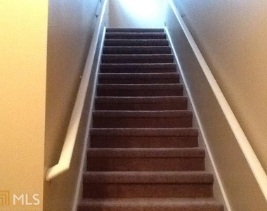 245 Amal Drive - Photo Thumbnail 3