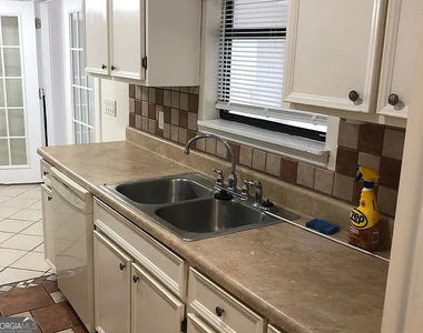 30 Yorktown Road - Photo Thumbnail 14