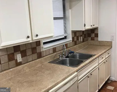 30 Yorktown Road - Photo Thumbnail 12