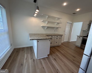 665 Arncliffe Court - Photo Thumbnail 7