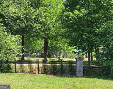 3360 Club Drive - Photo Thumbnail 9