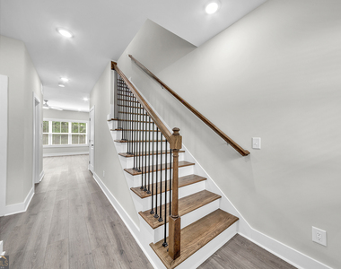 717 Scales Street - Photo Thumbnail 3