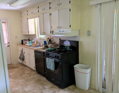 1031 Rock Springs Road - Photo Thumbnail 6