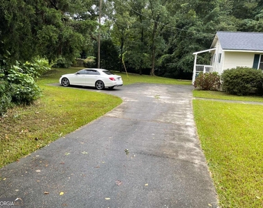 1031 Rock Springs Road - Photo Thumbnail 5