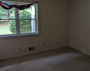 1031 Rock Springs Road - Photo Thumbnail 11