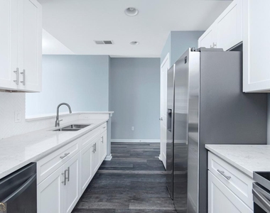 3040 Peachtree Road - Photo Thumbnail 10