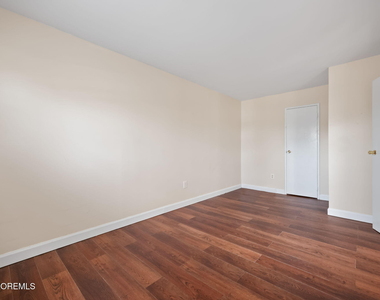 175 Buckelew Avenue - Photo Thumbnail 7