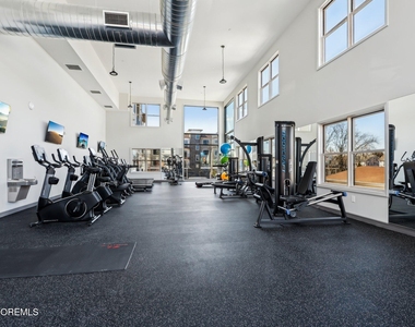 258 Morris Avenue - Photo Thumbnail 9